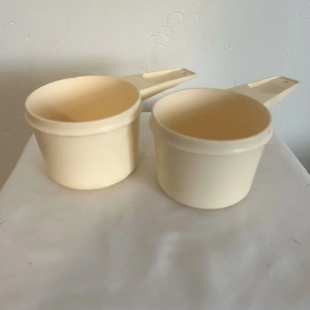 Vintage Tupperware Set 2 Nesting Measuring Cups Almond Beige 762 763 2/3 3/4 Cup